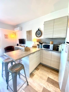 2-room apartment for sale in Hyères (83) - Port of Hyères - Balcony - Unobstructed view 