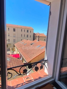 2-room apartment for sale in Toulon (83) - Claret district - Through-unit