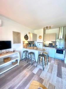 2-room apartment for sale in Hyères (83) - Port of Hyères - Balcony - Unobstructed view 