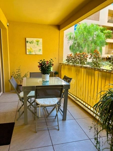 Appartement à vendre 4 pièces HYERES (83) - Plain pied - 2 parkings - 2 terrasses