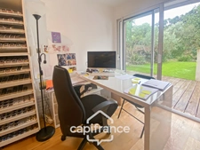 House for sale 8 rooms CARQUEIRANNE (83) - Canebas district - 6 bedrooms - 220 m2 living space - Swimming pool.
