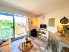 2-room apartment for sale in Hyères (83) - Port of Hyères - Balcony - Unobstructed view 