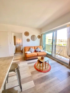 2-room apartment for sale in Hyères (83) - Port of Hyères - Balcony - Unobstructed view 