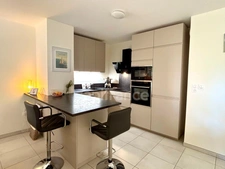 Appartement à vendre 4 pièces HYERES (83) - Plain pied - 2 parkings - 2 terrasses