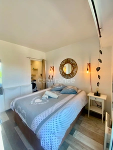 2-room apartment for sale in Hyères (83) - Port of Hyères - Balcony - Unobstructed view 