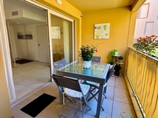 Appartement à vendre 4 pièces HYERES (83) - Plain pied - 2 parkings - 2 terrasses