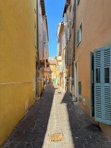 Local à Louer HYERES (83) - Centre Historique - Rue Portalet