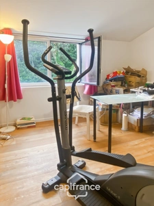 House for sale 8 rooms CARQUEIRANNE (83) - Canebas district - 6 bedrooms - 220 m2 living space - Swimming pool.