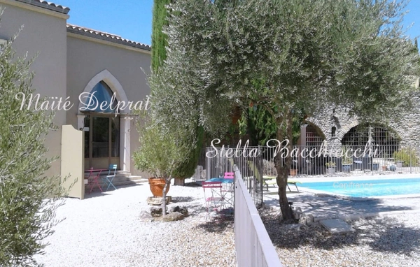 CHÂTEAUNEUF-DE-GADAGNE – PROPRIÉTÉ D’EXCEPTION AVEC GÎTES, PISCINE & VUE PANORAMIQUE (84)