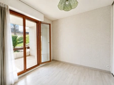 EXCLUSIVITÉ – T3 REZ-DE-JARDIN LUMINEUX AVEC DOUBLE TERRASSE, GARAGE ÉLECTRIFIÉ & VUE DÉGAGÉE – BASSENS