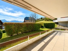 EXCLUSIVITÉ – T3 REZ-DE-JARDIN LUMINEUX AVEC DOUBLE TERRASSE, GARAGE ÉLECTRIFIÉ & VUE DÉGAGÉE – BASSENS