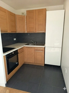 Bright 2-Bedroom Apartment with Terrace (10m²) – Energy Class B – Built in 2016 – Near Metro, RER & Bus