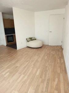 Bright 2-Bedroom Apartment with Terrace (10m²) – Energy Class B – Built in 2016 – Near Metro, RER & Bus