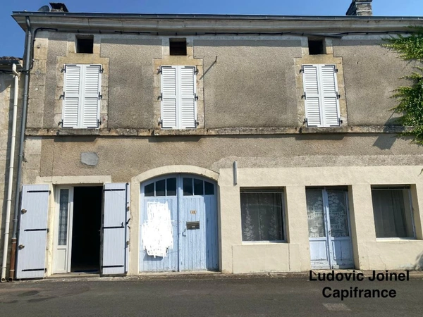 A vendre maison de Bourg avec jardin 4 Pièce LIGUEUX (24)