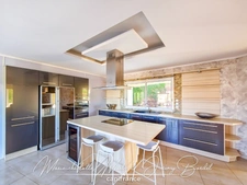 Belle villa avec jardin arboré et prestations soignées