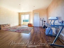 Belle villa avec jardin arboré et prestations soignées