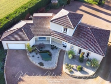 Belle villa avec jardin arboré et prestations soignées