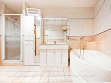 Maison 5 chambres avec piscine au calme