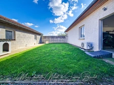 Grande maison familiale avec logement indépendant, garages et dépendances