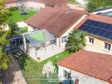 Grande maison familiale avec logement indépendant, garages et dépendances