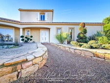 Belle villa avec jardin arboré et prestations soignées