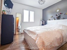 Grande maison familiale avec logement indépendant, garages et dépendances