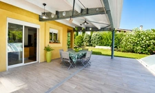 VILLA DE STANDING - DOUBLE GARAGE - PISCINE
