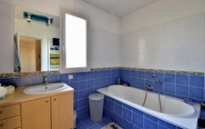 VILLA DE STANDING - DOUBLE GARAGE - PISCINE