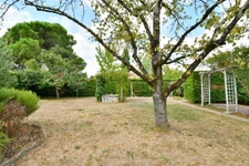 LESPINASSE – MAISON DE PLAIN-PIED 107 M² – 3 CHAMBRES – TERRAIN 740 M² – GRAND GARAGE