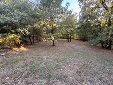 À VENDRE – BUREAUX 800 M² SUR 8 000 M² DE TERRAIN – VISIBILITÉ RN7 – BRIGNOLES