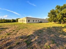 À VENDRE – BUREAUX 800 M² SUR 8 000 M² DE TERRAIN – VISIBILITÉ RN7 – BRIGNOLES