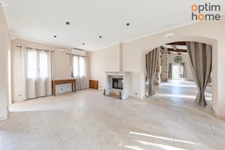 Bien rare à Aix-en-Provence – Mas 277 m² avec piscine sur 7 880 m² de terrain