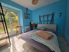 Maison en pierre avec près de 6 hectares de terrain au pied du Mont Gargan
