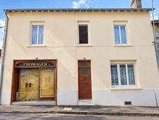 Maison familiale 6 pces, 187 m², au cœur de Châteauneuf-la-Forêt – 4 chambres et beaux volumes