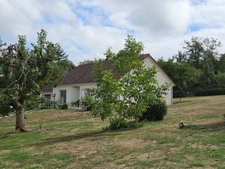  MAGNAC-BOURG – UN ENSEMBLE IMMOBILIER UNIQUE COMPOSÉ DE DEUX MAISONS