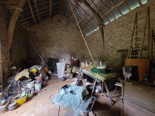 Maison en pierre avec près de 6 hectares de terrain au pied du Mont Gargan