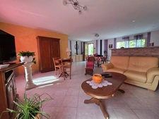  MAGNAC-BOURG – UN ENSEMBLE IMMOBILIER UNIQUE COMPOSÉ DE DEUX MAISONS