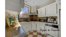 A vendre-Meulière-Centre-Ville-7 pièces-Parcelle de 500 m²-garages-Sous-sol-11 mn à pied RER E-6mn en voiture RER A