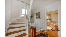 A vendre-Meulière-Centre-Ville-7 pièces-Parcelle de 500 m²-garages-Sous-sol-11 mn à pied RER E-6mn en voiture RER A