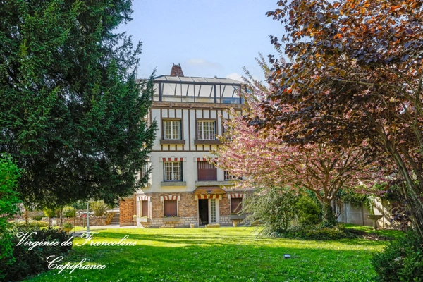 A vendre-Propriété avec Vue sur la Marne–Parc Arboré, Pavillon Indépendant & Berge Privative-Parcelle de 1890m2-304 m2