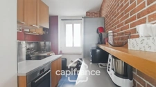 SAINT-MAURICE–A louer-Bel appartement familial 3 pièces-Traversant-70,62 m²- 2 chambres- bon état- cave- ascenseur