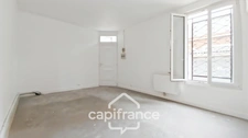Montreuil, limite Vincennes-Studio 22,90 m2-8mn à pied RER A Vincennes,8 mn métro L9, 10 mn L1-Calme-Pas de vis à vis