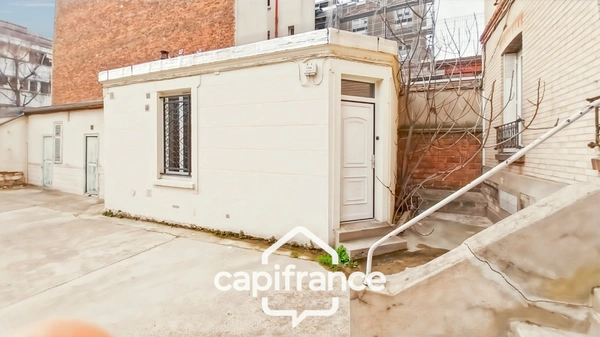 Montreuil, limite Vincennes-Studio 22,90 m2-8mn à pied RER A Vincennes,8 mn métro L9, 10 mn L1-Calme-Pas de vis à vis