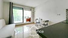 Bagnolet-A vendre studio 17,91 m2 avec terrasse 9 m2-Fort potentiel-avec ascenseur-5mn à pied métro L3-12 mn L9