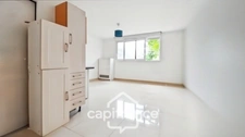 Bagnolet limite Montreuil-A vendre studio de 23m2-1er étage avec ascenseur-Vue dégagée-calme-5 mn à pied métro L3