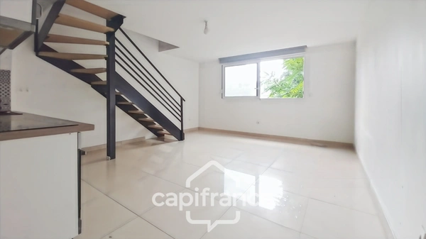 Bagnolet-Limite Montreuil-A vendre appartement triplex-3 pièces-Bon état-résidence 2014-5mn métro ligne 3-10mn ligne 9