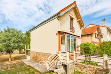 Vitry-sur-Seine-A vendre maison 5 pièces-jardin-terrasse-parcelle de 433m2-12mn à pied RER C et ligne 15-Parking