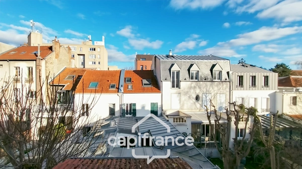 A vendre Montreuil -Studio 12m2-2ème et dernier étage-5 mn à pied métro L9 Croix de Chavaux - 12 mn RER A Vincennes