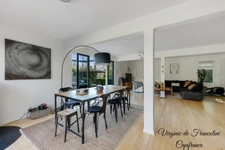 Sucy-en-Brie, Maison d'exception, parcelle de 800m², 259m² au sol, 4 chambres, 3 terrasses, jardin, garage, sous-sol