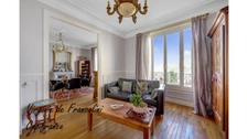 For sale - Elegant stone house - City center - 7 rooms - 11 min walk to RER A - 500 m2 plot - garages - Basement
